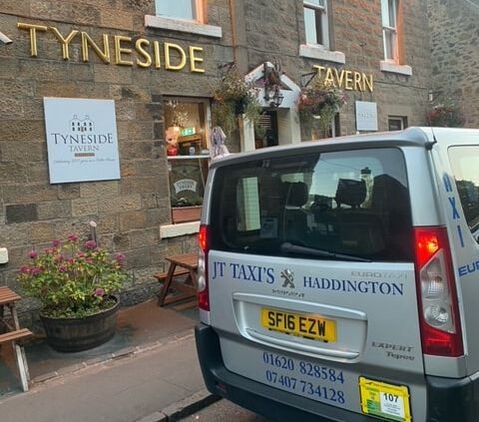 Book a local Haddington taxi for transfer to Edinburgh airport